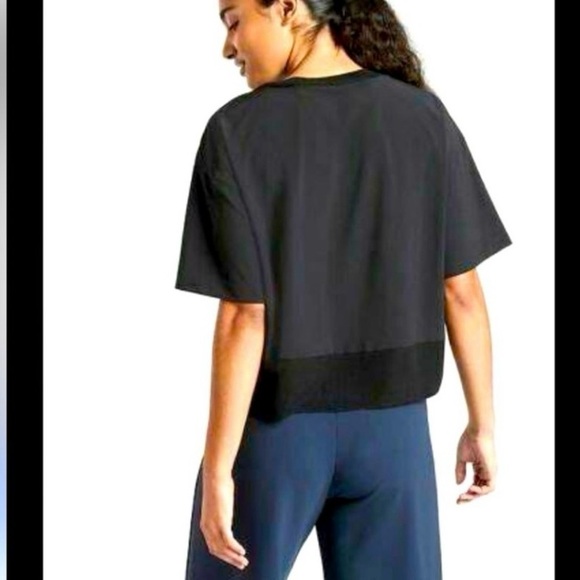 Athleta Tops - Athleta Zephyr Cropped Tee Black Sz. S